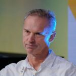 Легендарний хокеїст розкритикував НХЛ за толерантність до росіян