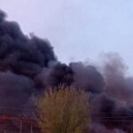 У Сумах росіяни влучили в об’єкт промисловості, є жертва