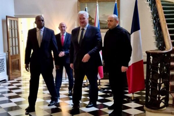 Сибіга і Умєров проводять першу зустріч в Лондоні