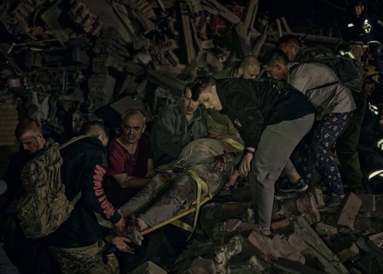 Атака на Київ: кількість загиблих зросла, людей шукають під завалами