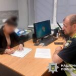 У День жалоби у Києві жінка слухала російську музику