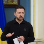 Зеленський заслухав доповідь Сирського
