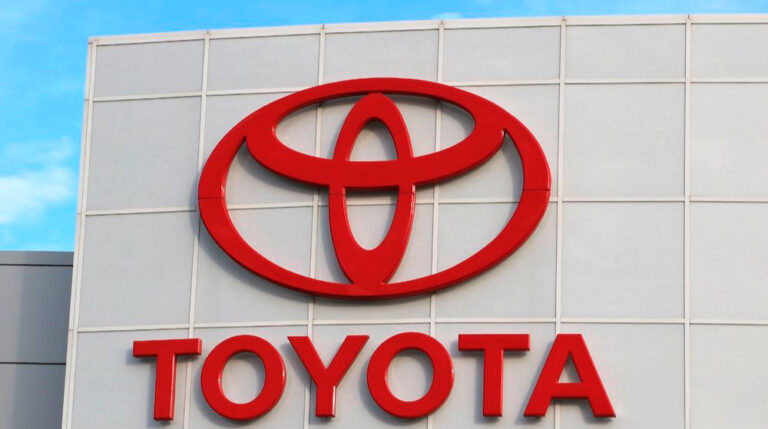 Toyota Motor прагне викупити свого “брата” за $42 мільярда