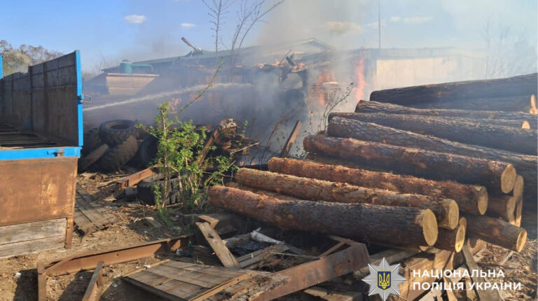 Росіяни атакували лісозаготівельне підприємство на Чернігівщині: наслідки