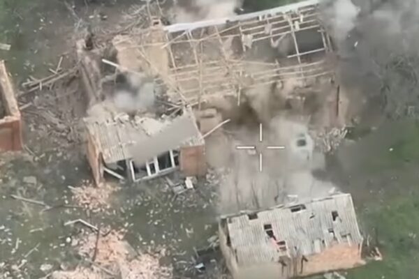 ГУР показало відео знищення росіян під Запоріжжям ГУР показало відео знищення росіян під Запоріжжям