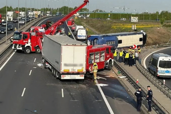 Під Варшавою сталася ДТП за участю автобуса і вантажівки, водій – українець Під Варшавою сталася ДТП за участю автобуса і вантажівки, водій - українець