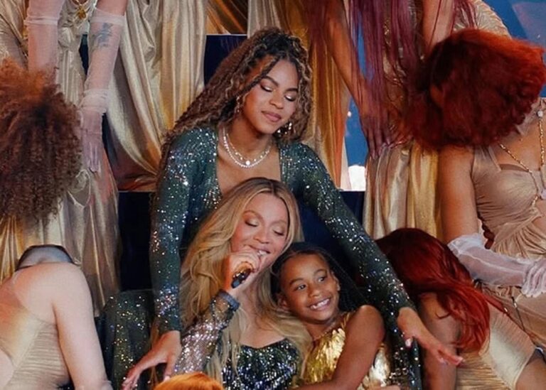 Молодша дочка Бейонсе вперше вийшла на сцену
