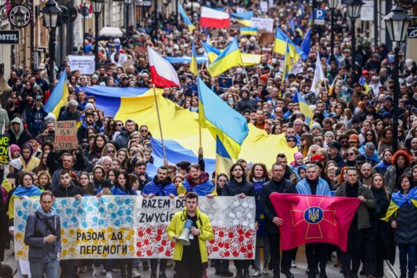 Стало відомо, скільки українців готові назавжди залишаться в Польщі Стало відомо, скільки українців готові назавжди залишаться в Польщі