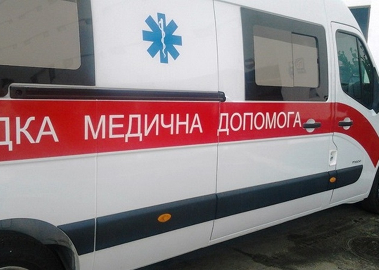 Росіяни скинули вибухівку з дрона на Херсон, є поранені