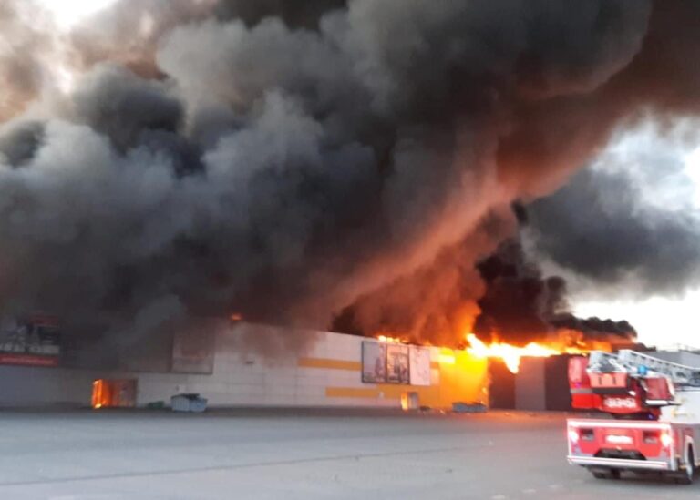 Підпал ТЦ: Польща висунула звинувачення двом українцям