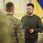 Зеленський сказав, скільки українців отримали нагороди з початку війни