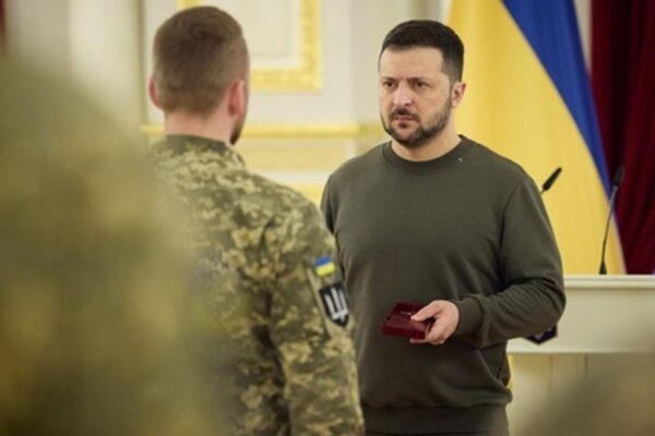 Зеленський сказав, скільки українців отримали нагороди з початку війни Зеленський сказав, скільки українців отримали нагороди з початку війни