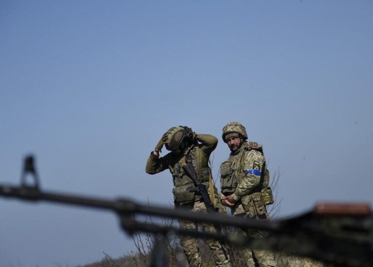 ЗСУ покращили положення на трьох напрямках - Наєв