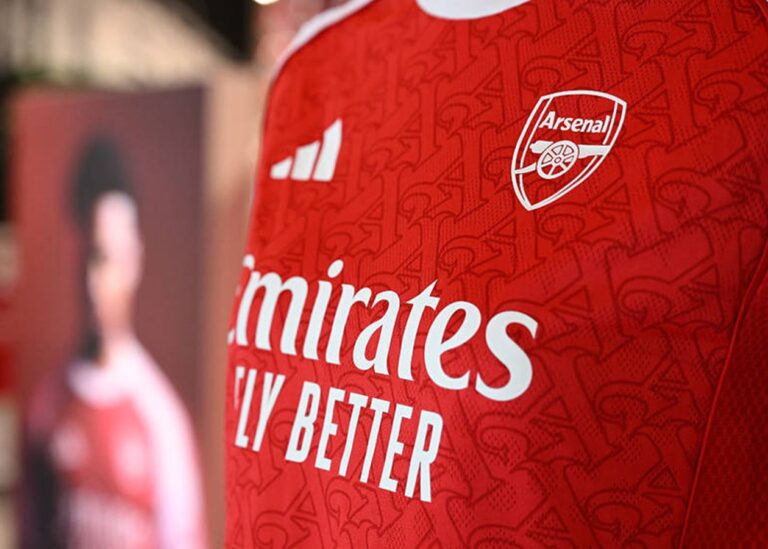 Класичні тони: Арсенал представив домашню форму на наступний сезон