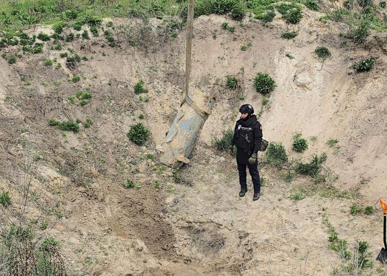 На Київщині виявили бойову частину ракети Х-101