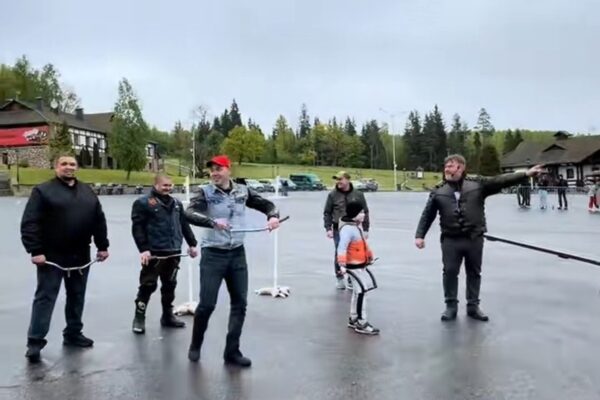 В Білорусі провели дивний чемпіонат з мотохорсингу В Білорусі провели дивний чемпіонат з мотохорсингу
