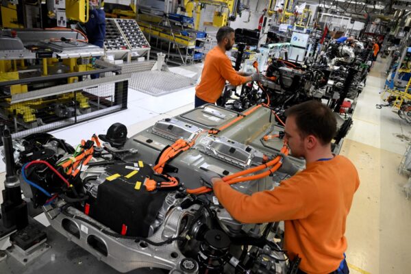 У Volvo анонсували звільнення 3000 працівників У Volvo анонсували звільнення 3000 працівників