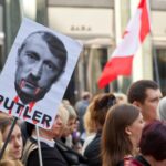В Росії заборонили меми з Путіним в образі Гітлера