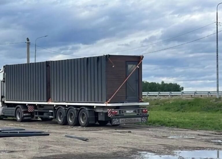 Під Іркутськом кілометрові черги з фур через атаку дронів