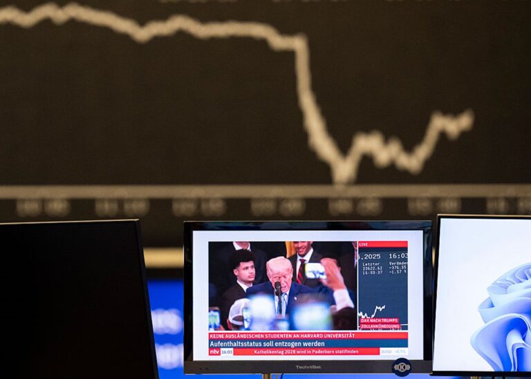 Митні погрози Трампа обвалили європейські біржі