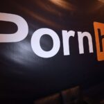 Влада Франції відповіла Pornhub на заяву щодо намірів покинути країну