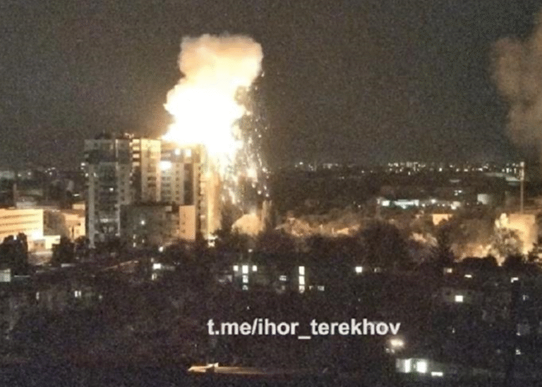 Моменти влучань у Харкові показали на відео