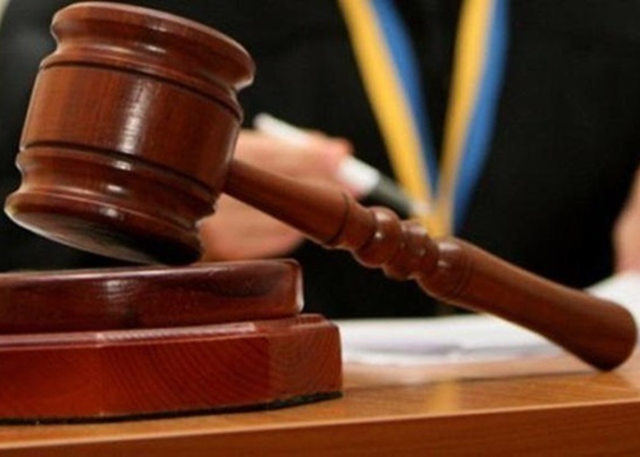 На Сумщині засудили чоловіка, який ґвалтував малолітню падчерку та її подругу