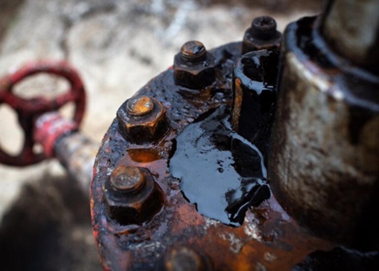 США проти зниження стелі цін на нафту з РФ – ЗМІ