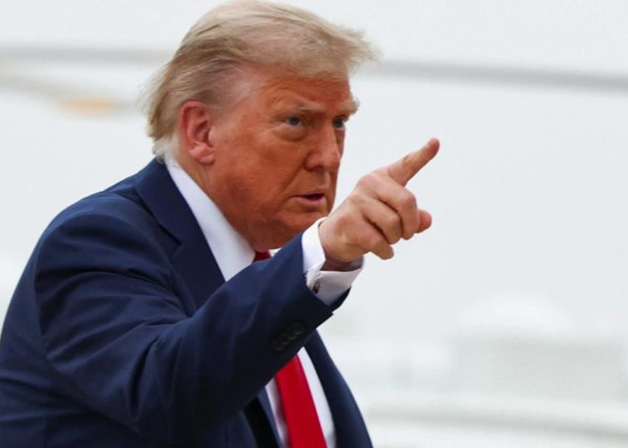 Трамп достроково залишає саміт G7 і прямує у США