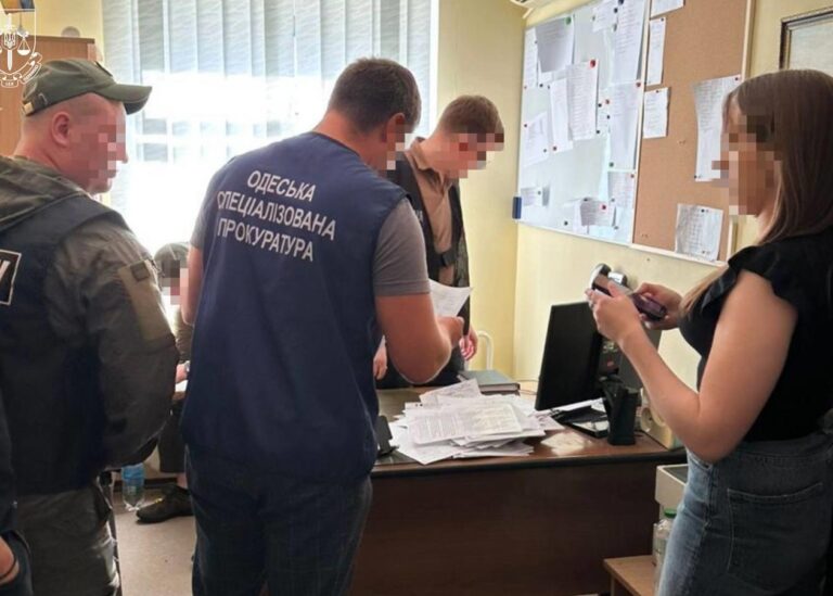 Офіцери ЗСУ заробили мільйони на "мертвих душах"