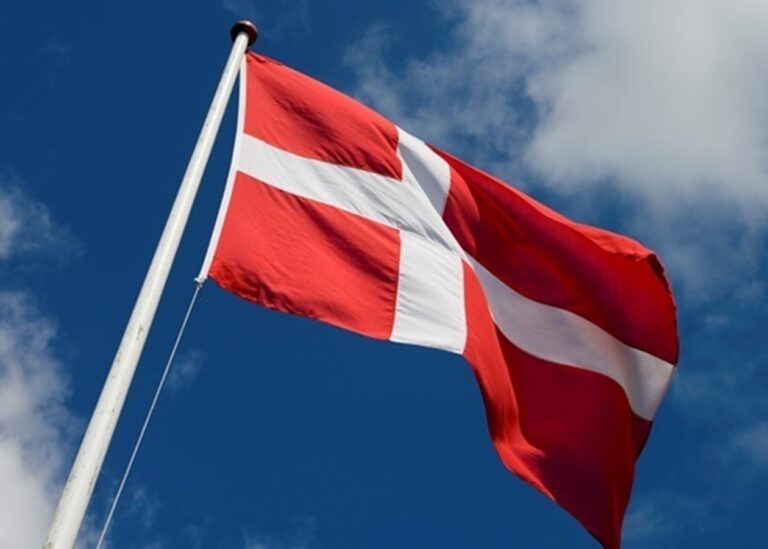 Данія починає призов жінок через російську загрозу