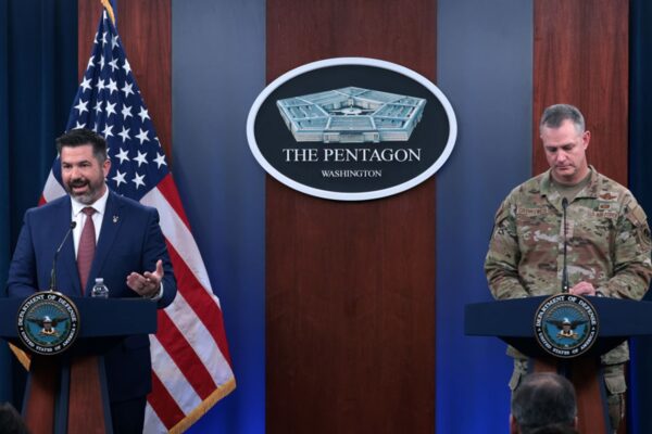 США пояснили, чому призупинили поставки зброї Україні США пояснили, чому призупинили поставки зброї Україні