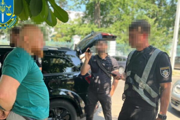 Родич посадовця ТЦК видурив 1,3 млн у сім’ї загиблого бійця ЗСУ Родич посадовця ТЦК видурив 1,3 млн у сім’ї загиблого бійця ЗСУ