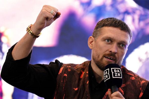 За 10 днів до реваншу: Усик вразив своєю формою За 10 днів до реваншу: Усик вразив своєю формою