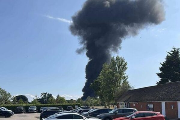 В аеропорту біля Лондона розбився літак В аеропорту біля Лондона розбився літак