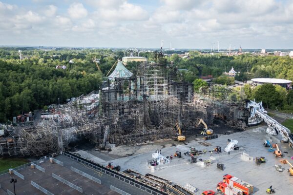 Головна сцена Tomorrowland згоріла за два дні до старту Головна сцена Tomorrowland згоріла за два дні до старту
