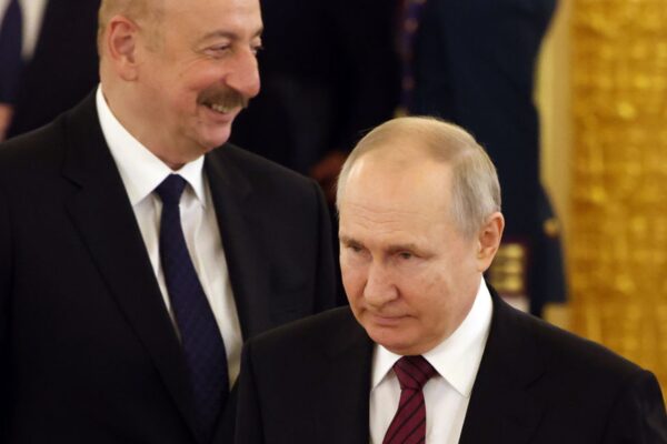 Кремль вимагає "поваги до росіян" в Азербайджані Кремль вимагає "поваги до росіян" в Азербайджані