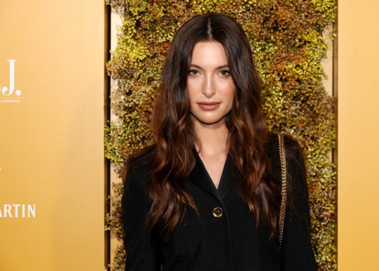 Донька Стіва Джобса виходить заміж