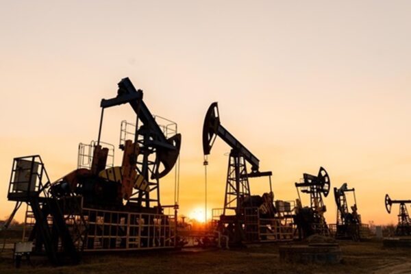Євро та нафта підскочили після торгової угоди США та ЄС Євро та нафта підскочили після торгової угоди США та ЄС