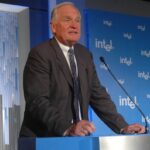 Колишній CEO Intel закликав інвестувати $40 млрд у компанію для порятунку виробництва чипів у США