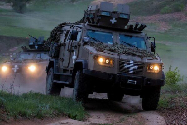 Бійці ГУР у бою взяли в полон чотирьох росіян Бійці ГУР у бою взяли в полон чотирьох росіян