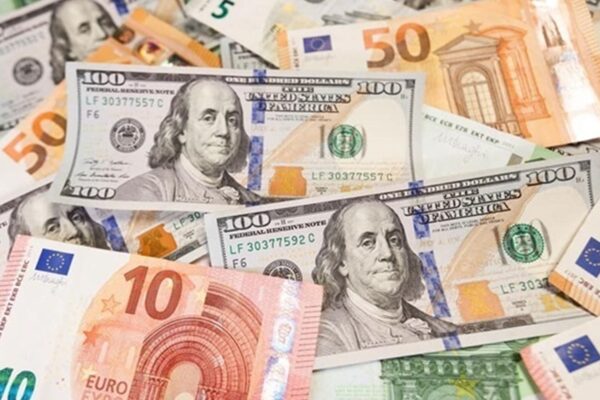 Торгівельна угода зі США обвалила курс євро Торгівельна угода зі США обвалила курс євро