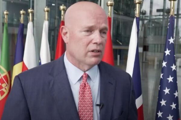 Трамп підштовхує РФ до угоди з Києвом – посол НАТО Трамп підштовхує РФ до угоди з Києвом - посол НАТО