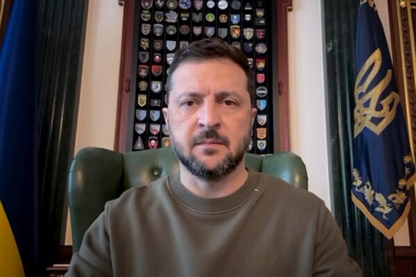 Україна не буде дарувати свою землю - Зеленський