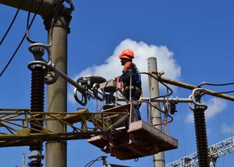 РФ масовано обстріляла Полтавщину: є влучання та знеструмлення