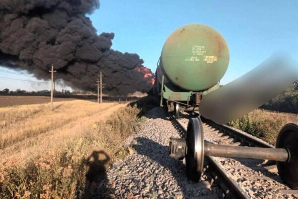 З'явились кадри знищення поїзду РФ на Запоріжжі З'явились кадри знищення поїзду РФ на Запоріжжі