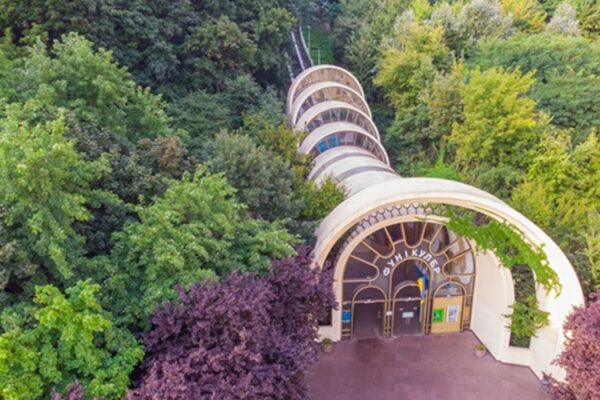 Київський фунікулер відновив роботу Київський фунікулер відновив роботу