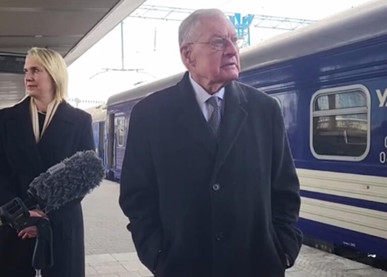 Келлог їде в Україну