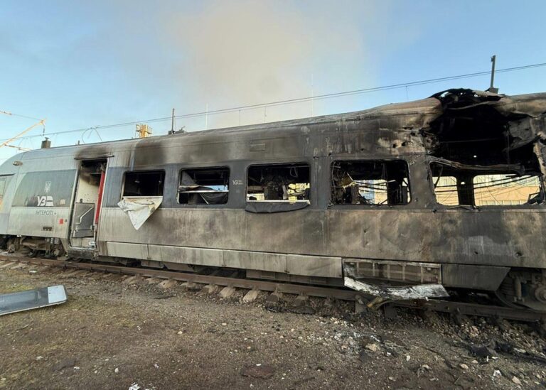 Укрзалізниця показала поїзд Інтерсіті після атаки