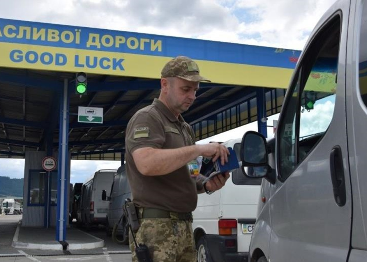 На кордоні фіксують в'їзд чоловіків віком 18-22 років до України